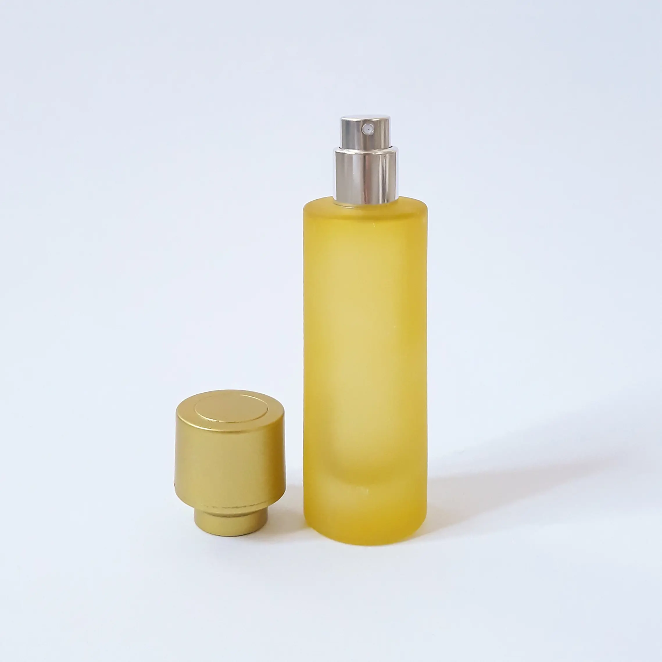 شیشه عطر ۳۰ میل درب پیچی زرد--0